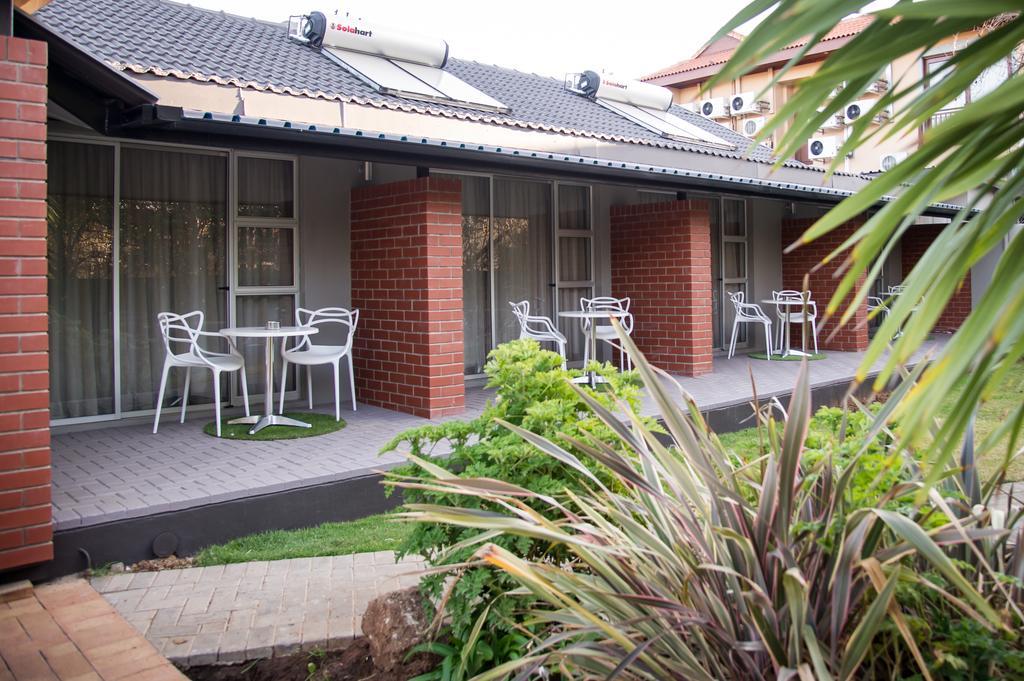 Palm Lodge Guest House Bloemfontein Esterno foto